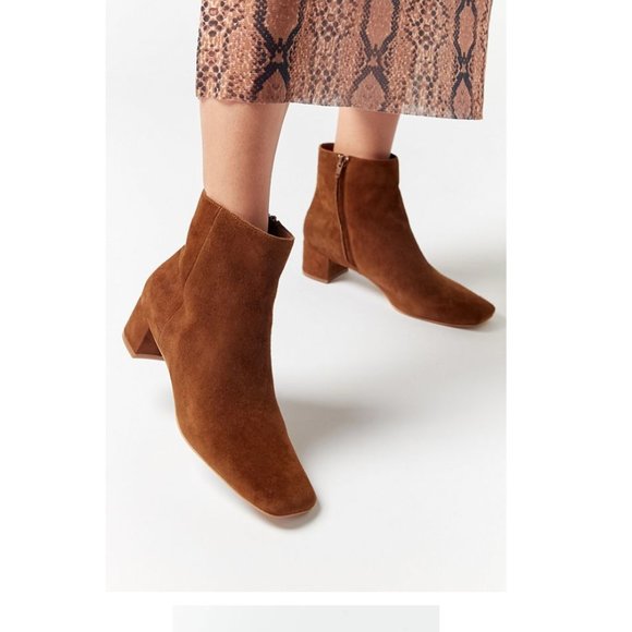 UO Elle Suede Ankle Boot - Picture 1 of 11